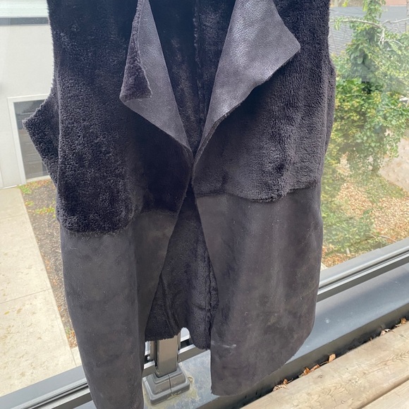 Black vest - Picture 2 of 6